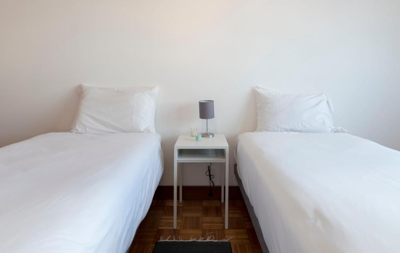 Lovelystay - Charming 3Br Flat W/ Free Parking In Devesas ヴィラ・ノヴァ・デ・ガイア エクステリア 写真