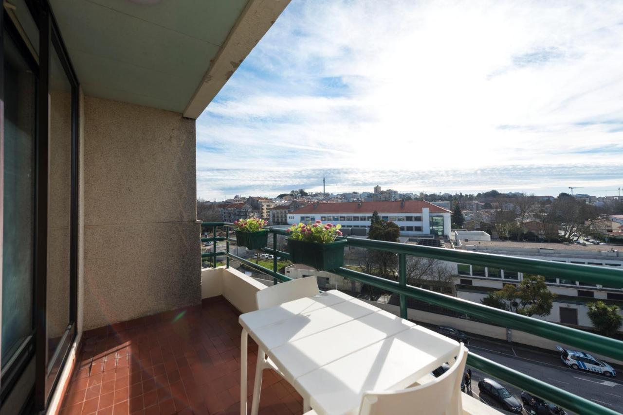 Lovelystay - Charming 3Br Flat W/ Free Parking In Devesas ヴィラ・ノヴァ・デ・ガイア エクステリア 写真