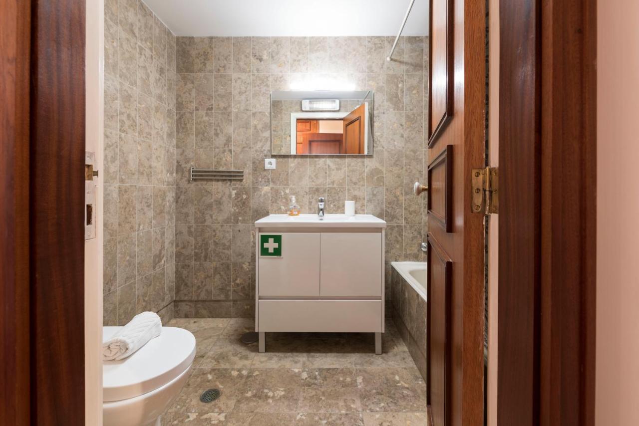 Lovelystay - Charming 3Br Flat W/ Free Parking In Devesas ヴィラ・ノヴァ・デ・ガイア エクステリア 写真