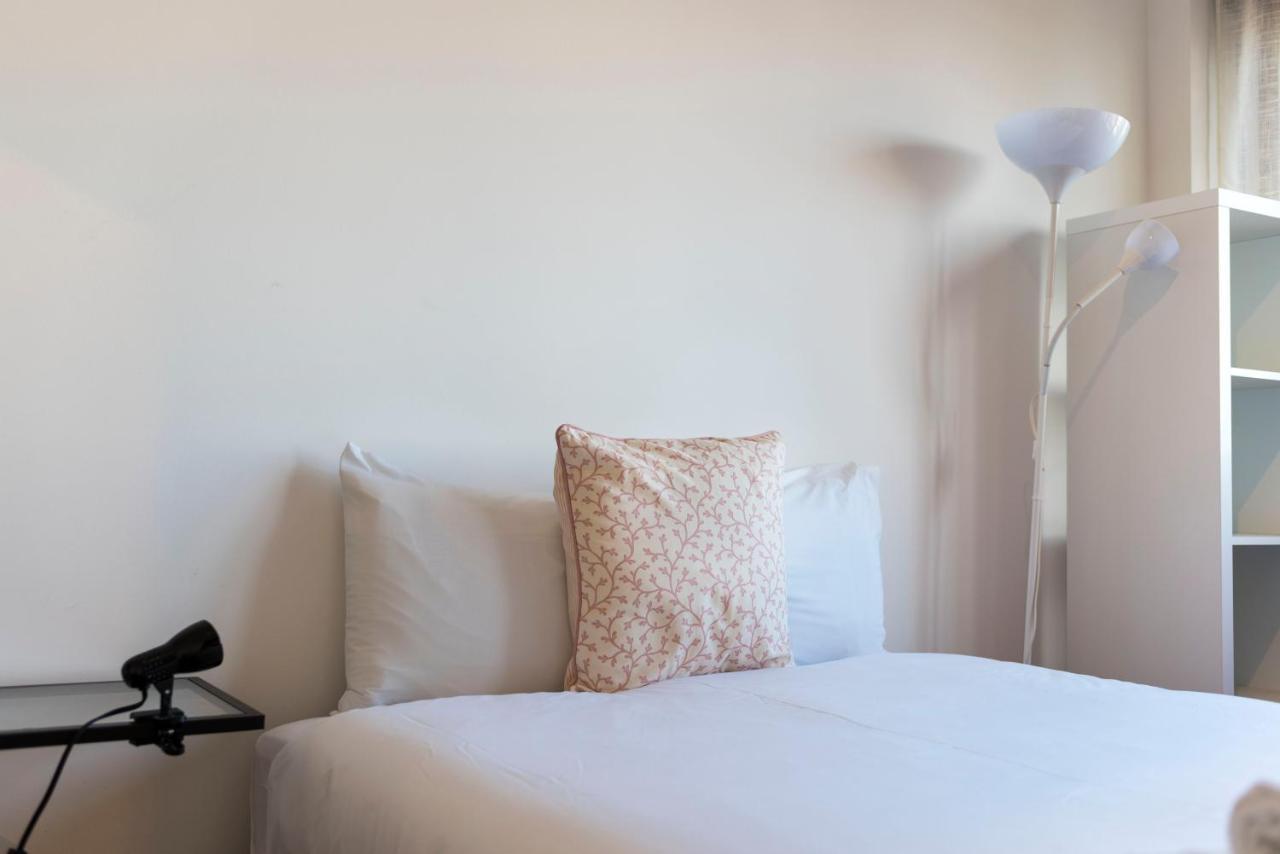 Lovelystay - Charming 3Br Flat W/ Free Parking In Devesas ヴィラ・ノヴァ・デ・ガイア エクステリア 写真