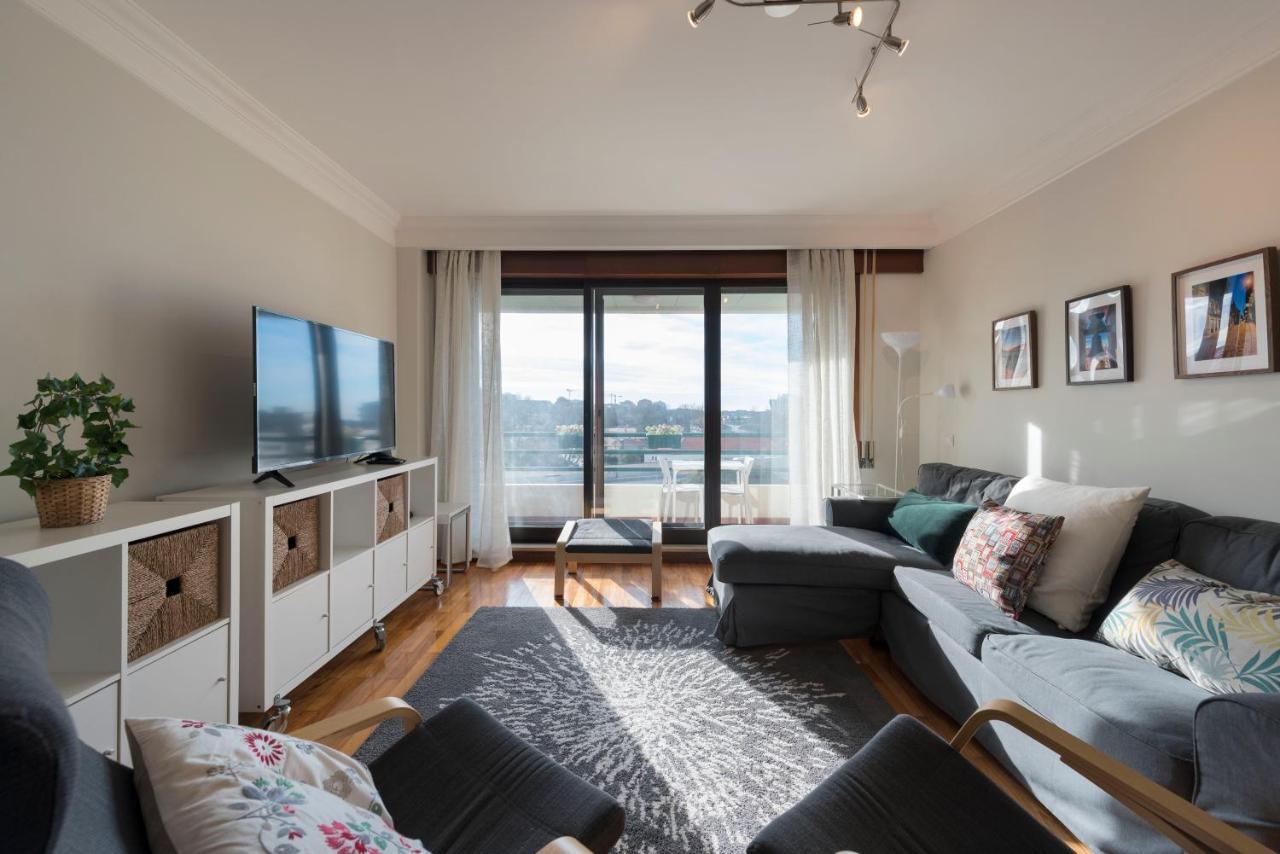 Lovelystay - Charming 3Br Flat W/ Free Parking In Devesas ヴィラ・ノヴァ・デ・ガイア エクステリア 写真