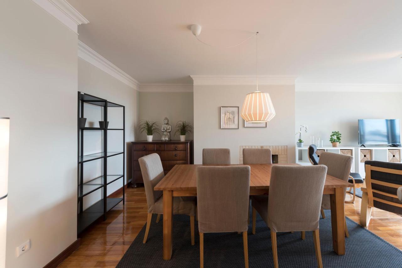 Lovelystay - Charming 3Br Flat W/ Free Parking In Devesas ヴィラ・ノヴァ・デ・ガイア エクステリア 写真