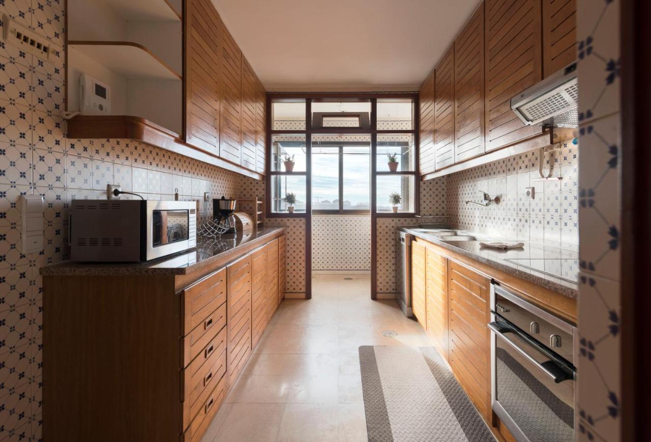 Lovelystay - Charming 3Br Flat W/ Free Parking In Devesas ヴィラ・ノヴァ・デ・ガイア エクステリア 写真
