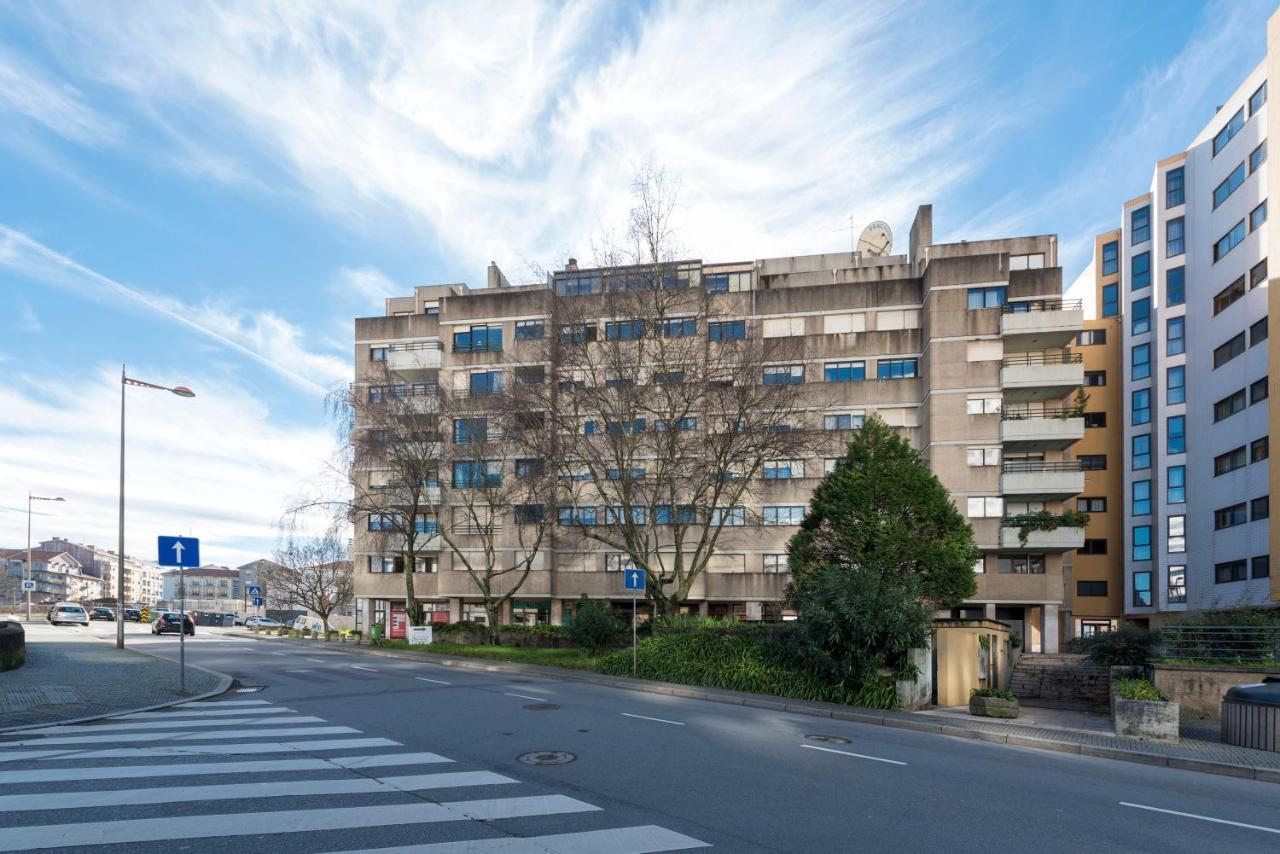 Lovelystay - Charming 3Br Flat W/ Free Parking In Devesas ヴィラ・ノヴァ・デ・ガイア エクステリア 写真